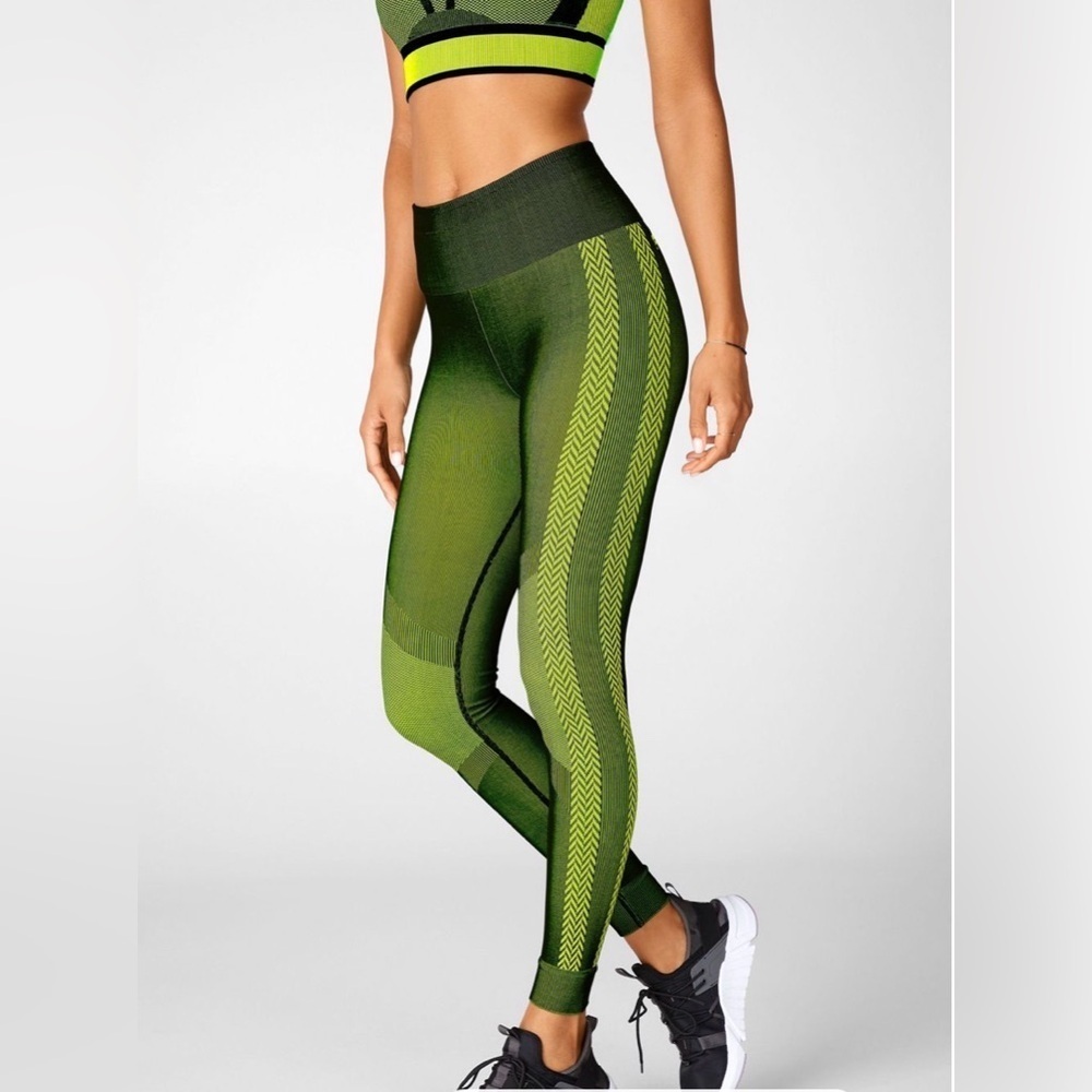 Fabletics Vibrant Green Leggings Excellent Condition Size XS